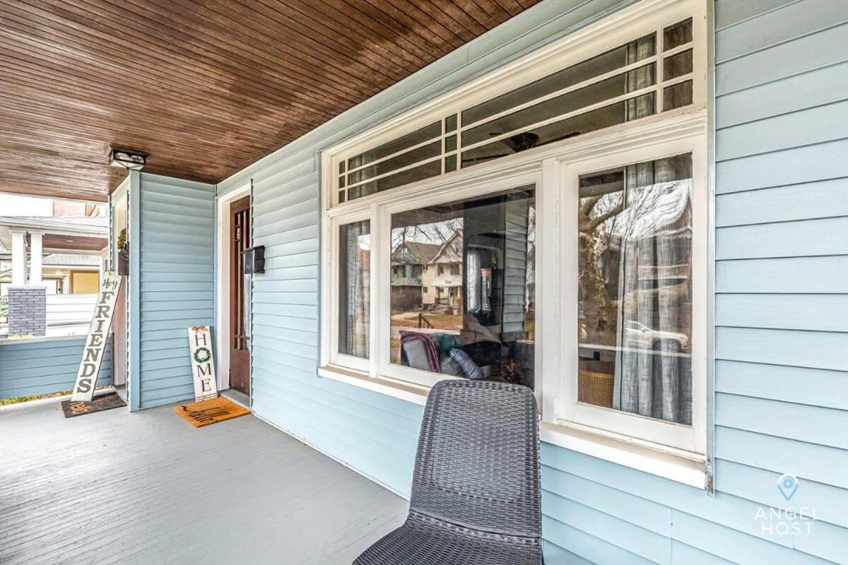 Beautifully Remodeled Duplex Apt In West Blvd คลีฟแลนด์ ภายนอก รูปภาพ