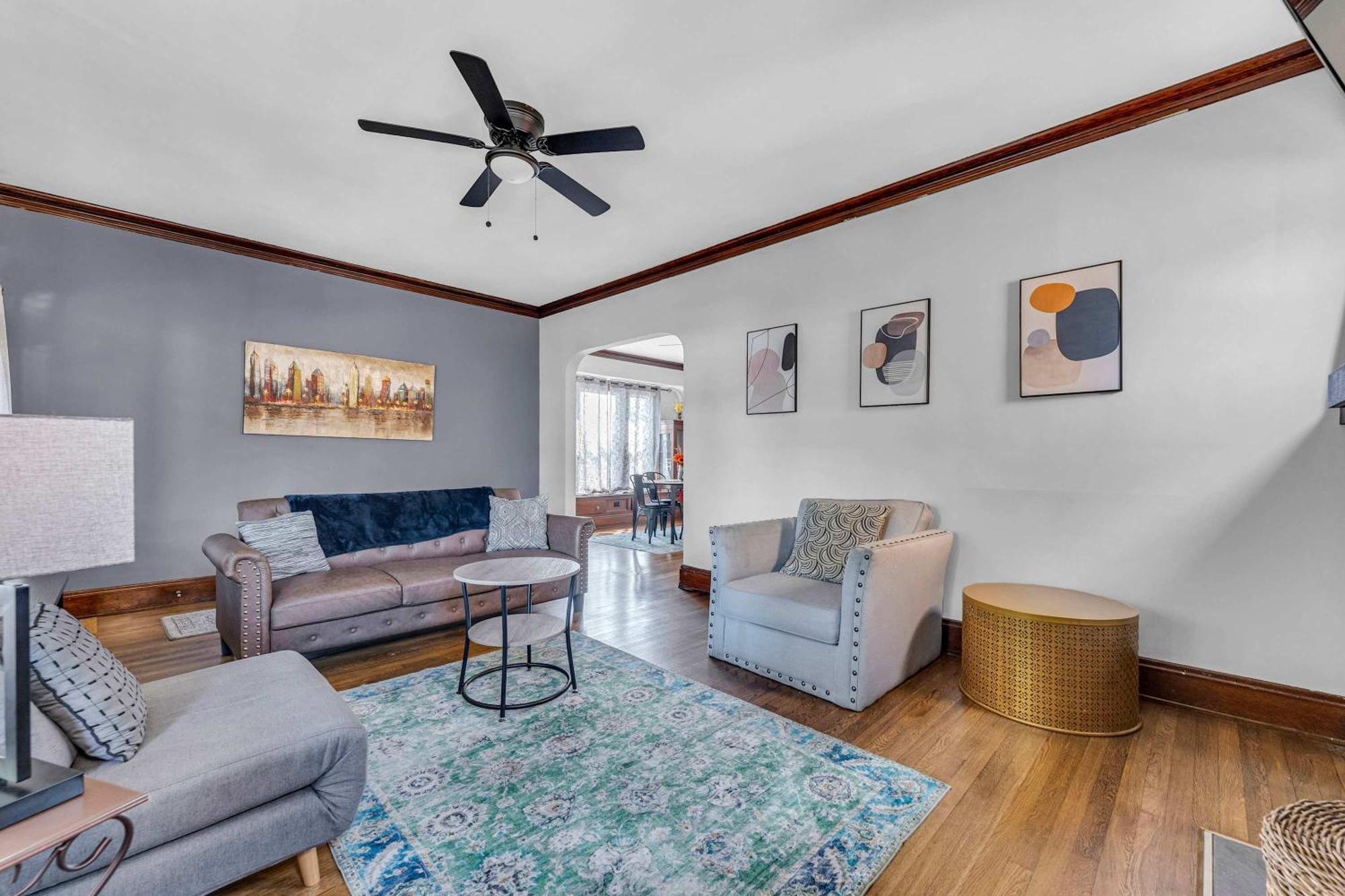 Beautifully Remodeled Duplex Apt In West Blvd คลีฟแลนด์ ภายนอก รูปภาพ