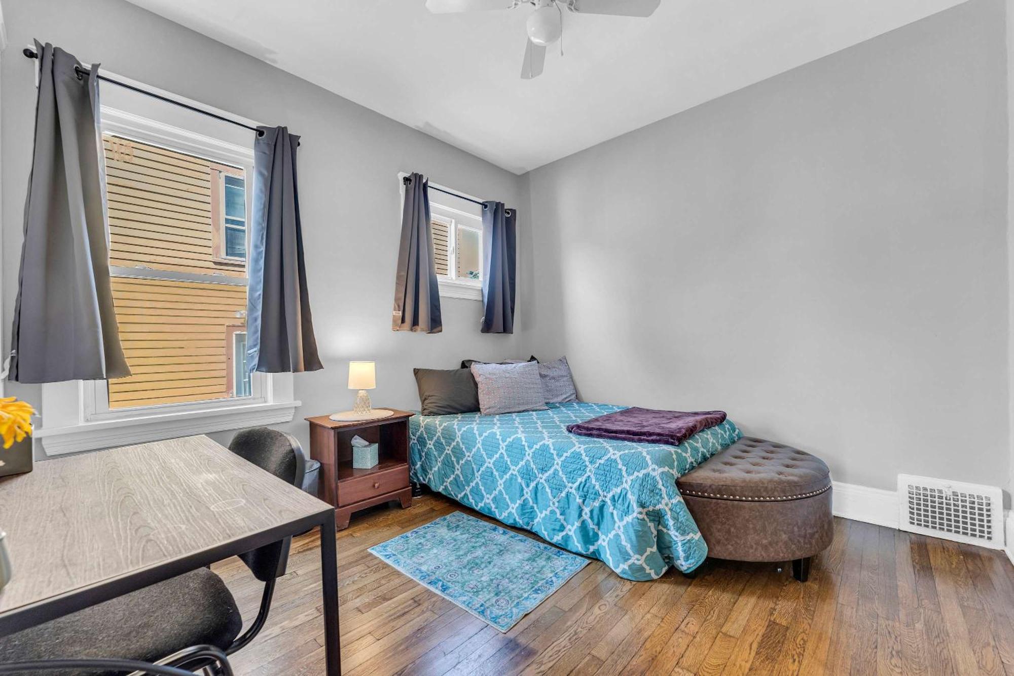 Beautifully Remodeled Duplex Apt In West Blvd คลีฟแลนด์ ภายนอก รูปภาพ