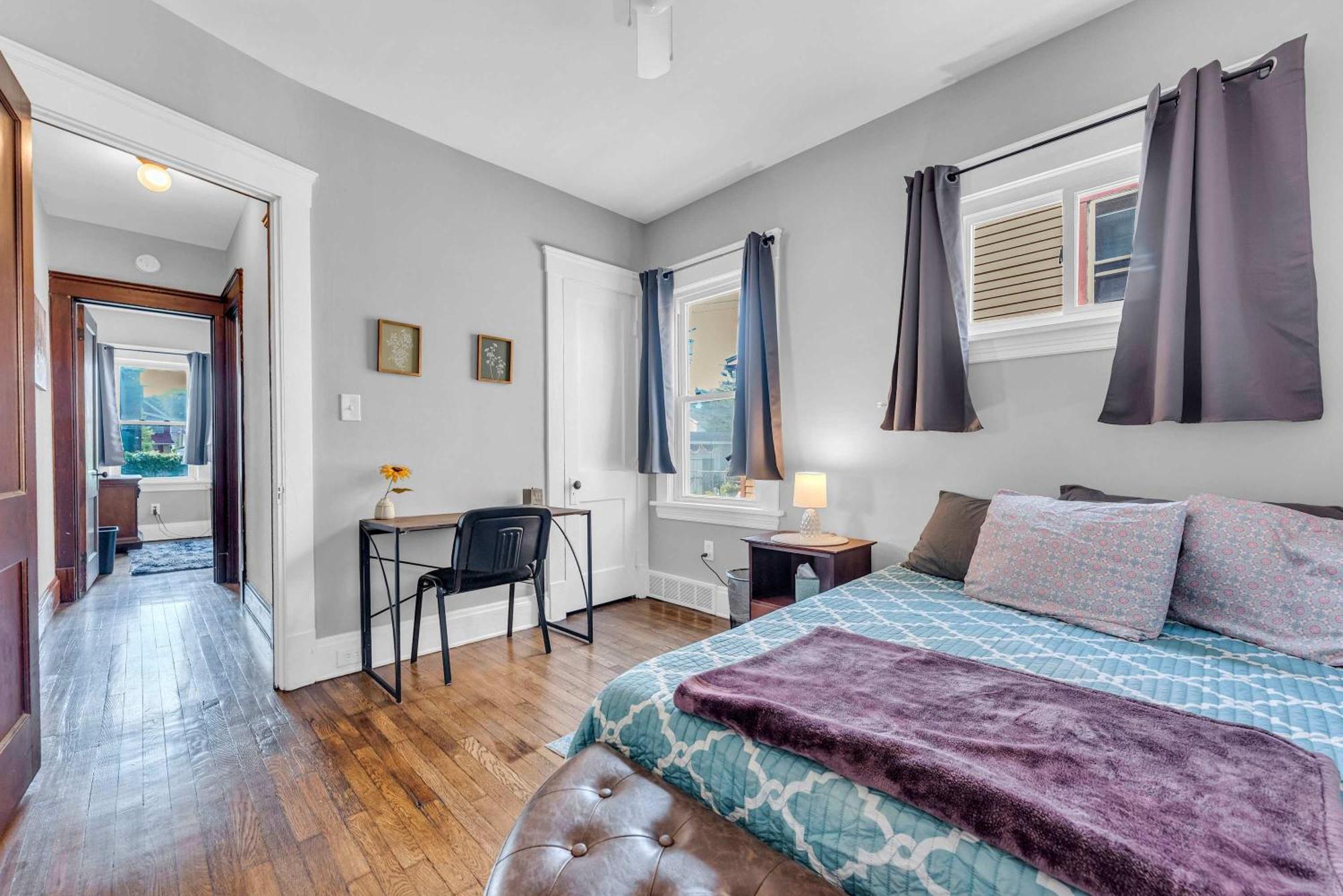 Beautifully Remodeled Duplex Apt In West Blvd คลีฟแลนด์ ภายนอก รูปภาพ
